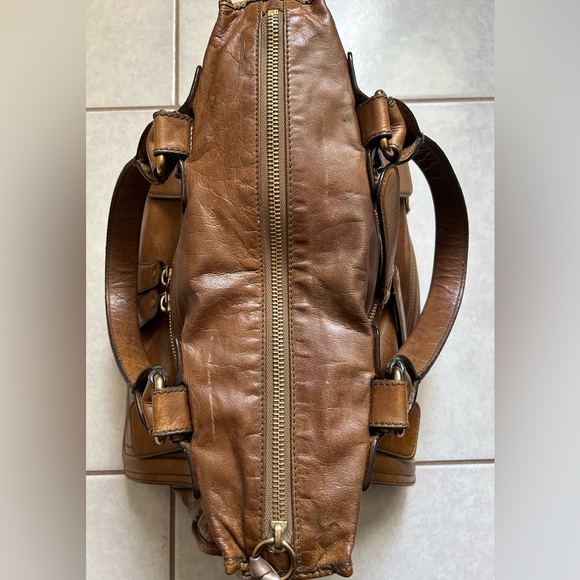 Chloé Bay leather tote bag in a distressed brown color - Picture 8 of 16